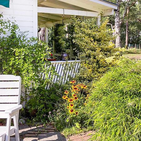 1 Bedroom Amazing Home In Hoellviken Exterior foto