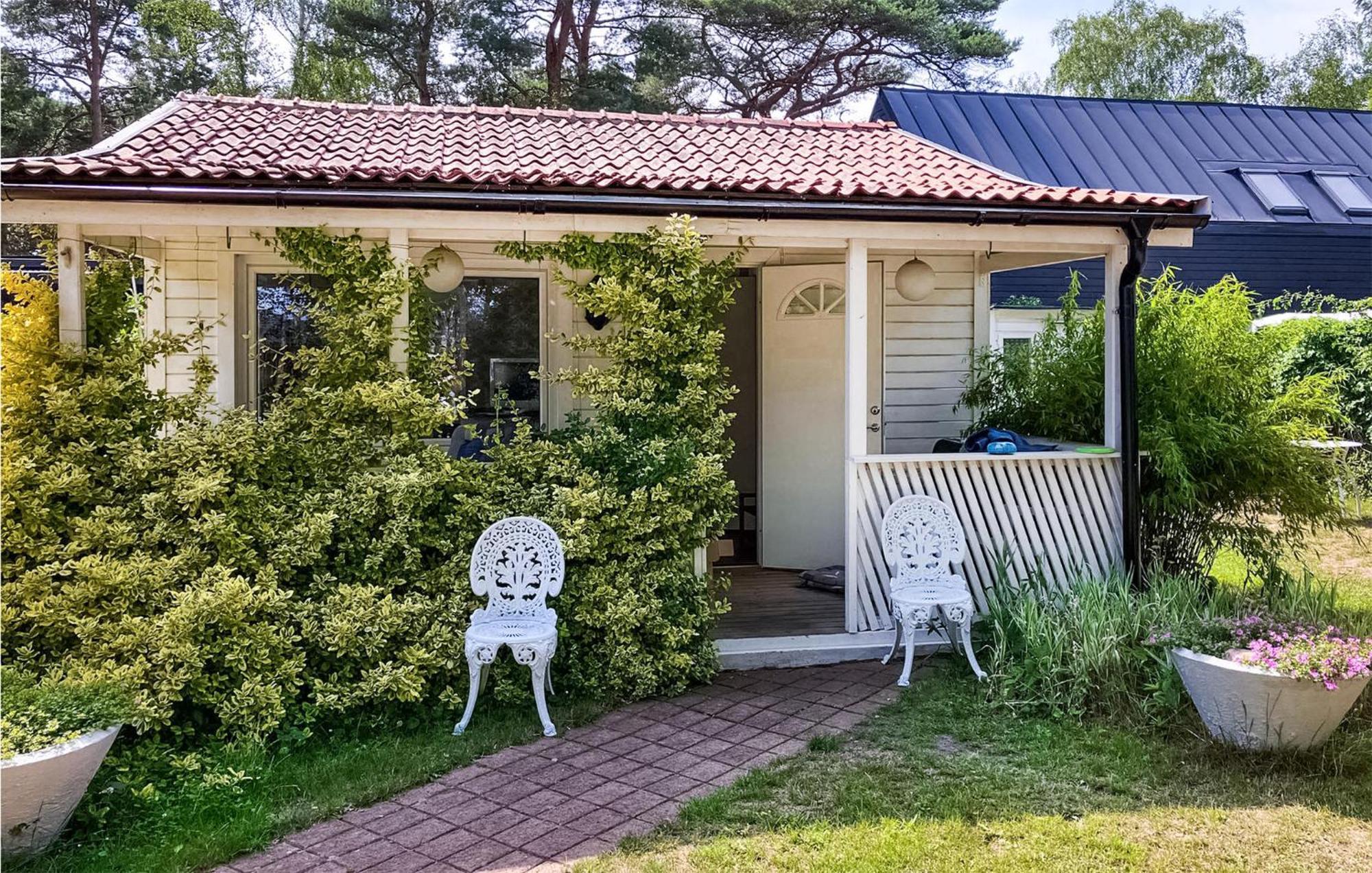 1 Bedroom Amazing Home In Hoellviken Exterior foto